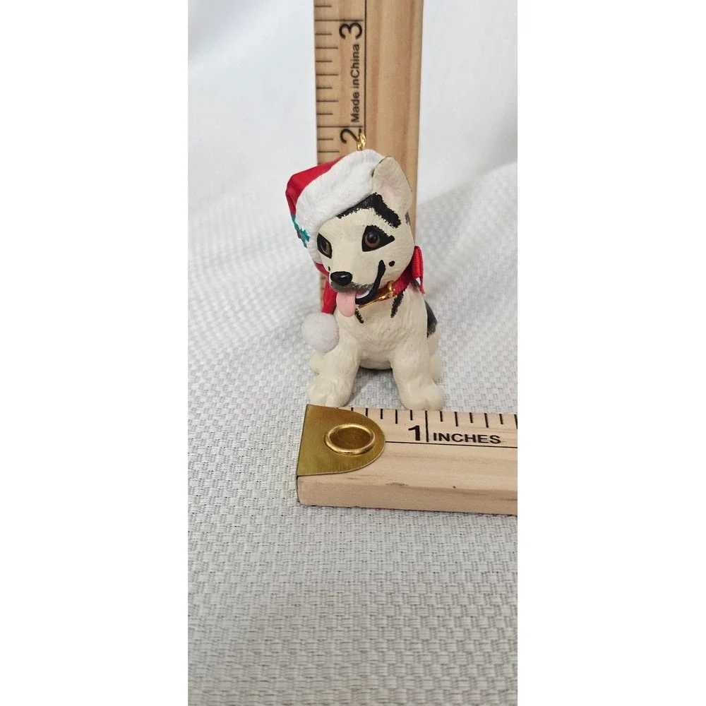 Vintage 1999 Hallmark Keepsake Husky Puppy Dog Christmas Ornament Santa Hat 99